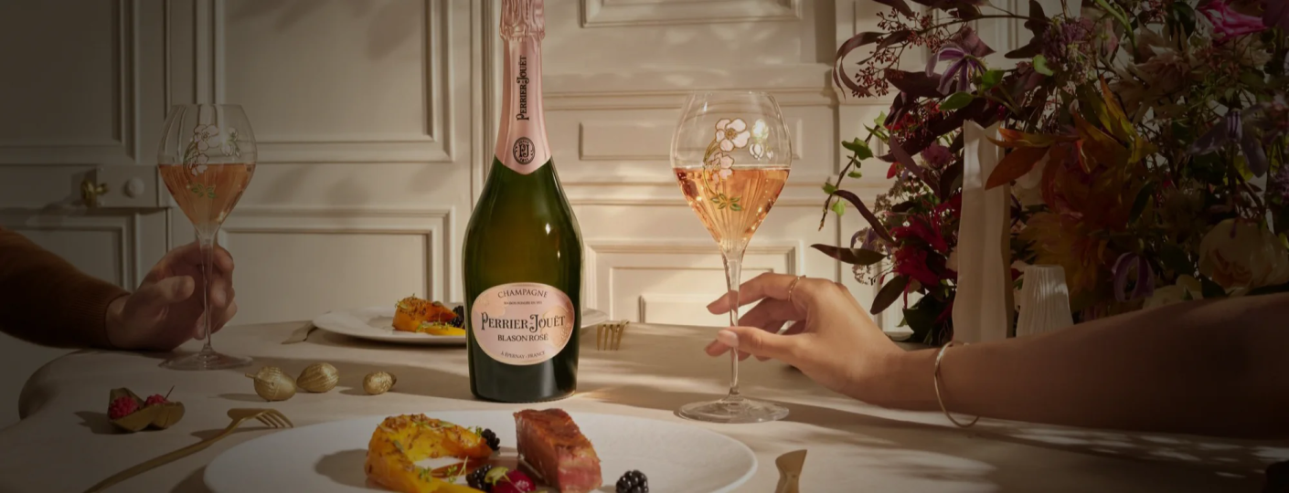 Blason rose tableware