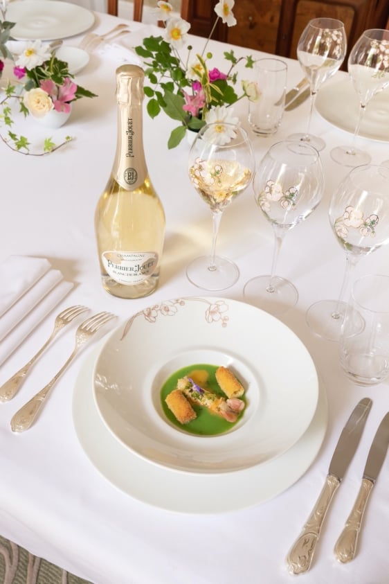 tasting-champagne